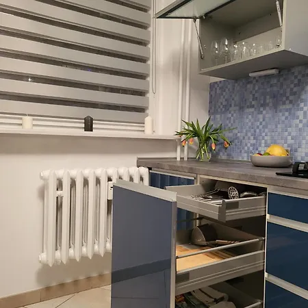 Apartment Hajmat Moj *